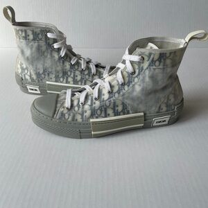 Dior Men’s White and Gray Sneakers